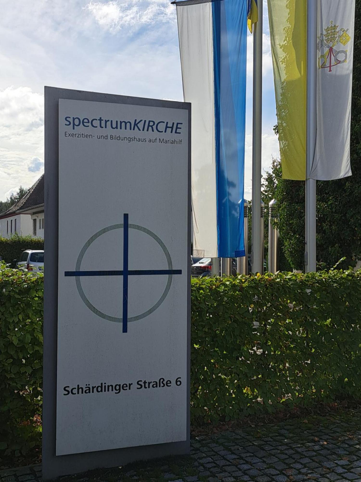 פסאו Spectrum Kirche Exerzitien-Und Bildungshaus Auf Mariahilf מראה חיצוני תמונה
